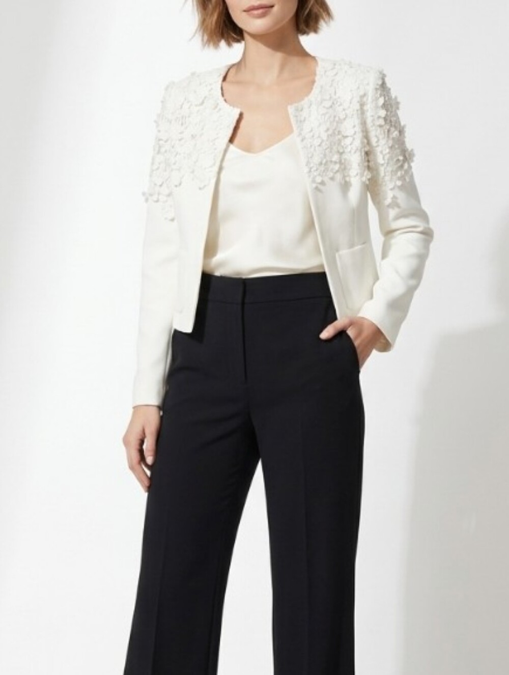 Darling NWT Cropped Floral Lace Bolero Jacket Ivory Small 3D Applique Career